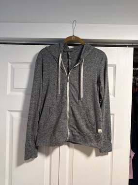 Vuori Women's Halo Performance Hoodie 2.0 In Heather Grey